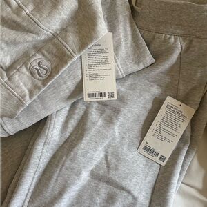Lululemon Athletica Gray Sweatshirt & Hoodie